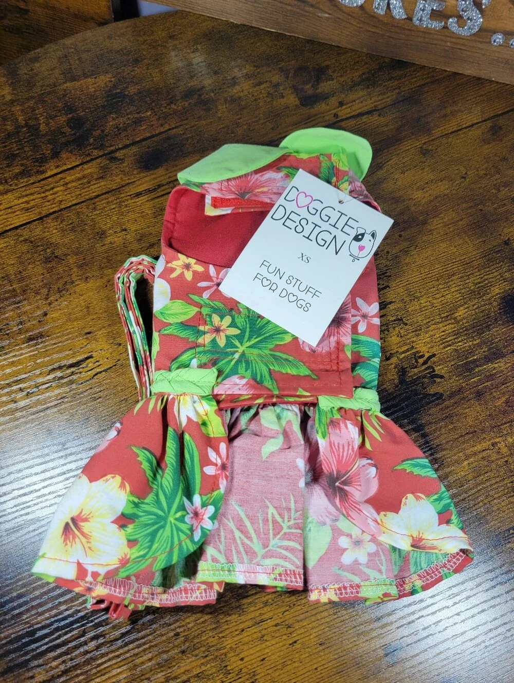 Doggie Design Harness Dress with Tropical Hisbiscus Print with leash